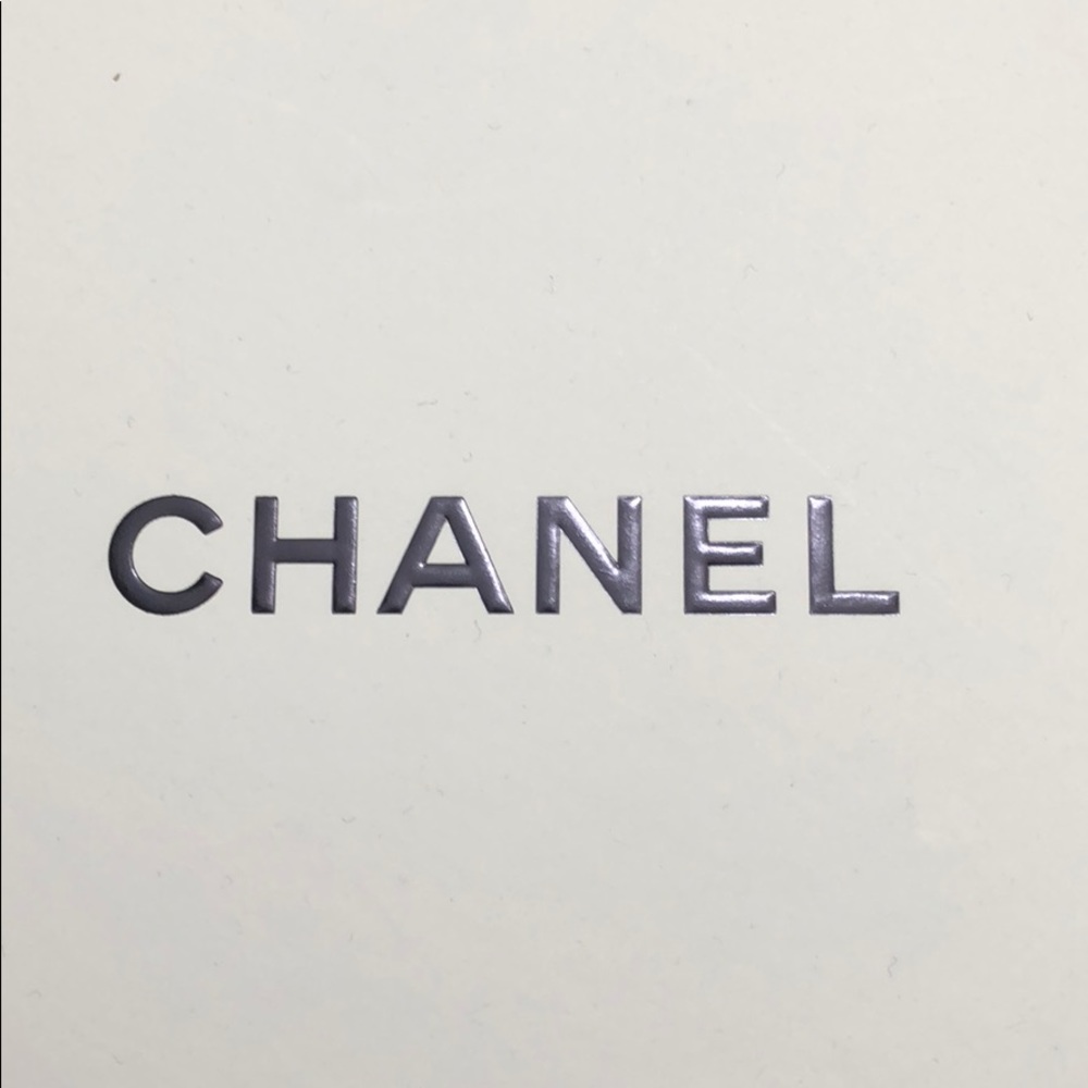 Chanel Box - Picture 2 of 3
